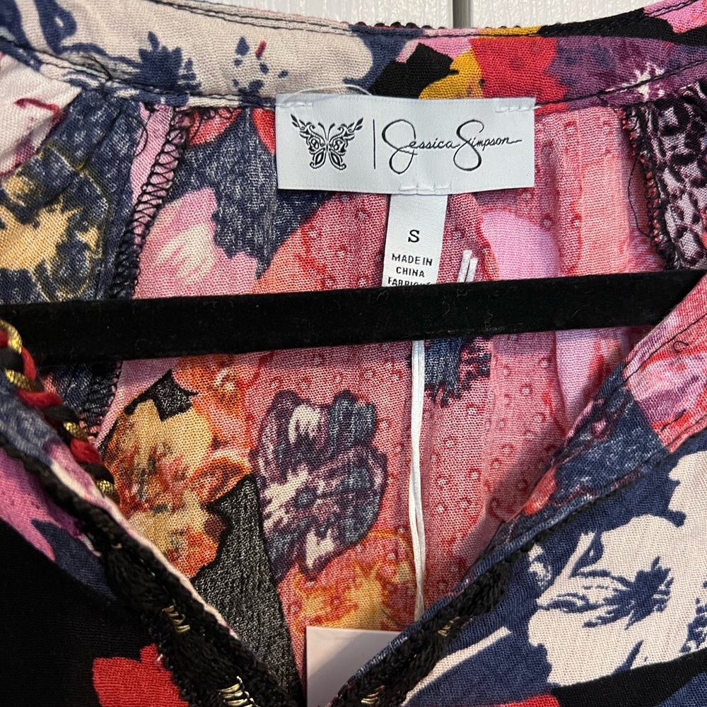 Jessica Simpson Tifany Embellished Floral Multicolor Blouse. Small - Picture 7 of 10